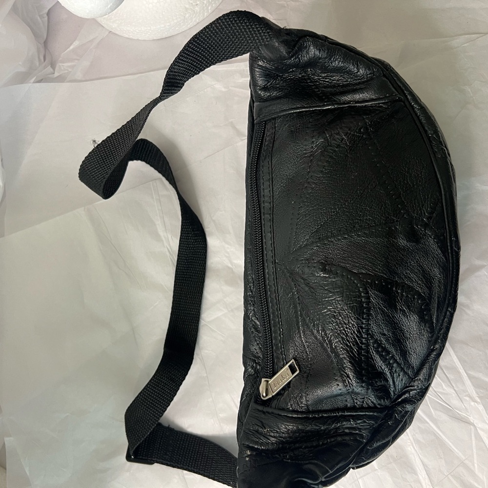 Vintage 1990 Isaka Fanny pack - Picture 5 of 13